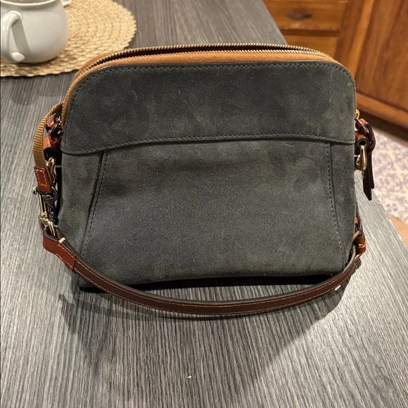 NWOT dooney and Burke crossbody - Picture 4 of 4